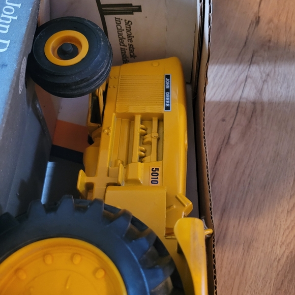 Vintage Stock #: 56291/16 die-cast metal John Deere 1963 Model 5010 NIB - Picture 8 of 9